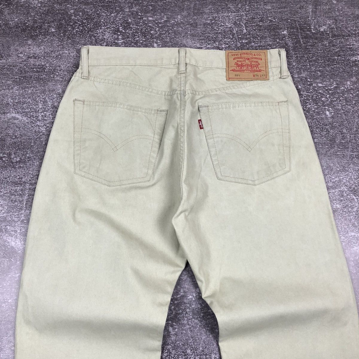 Levi's Vintage Levi’s 551 Beige Jeans 34x32 Size US 34 / EU 50 - 2 Thumbnail