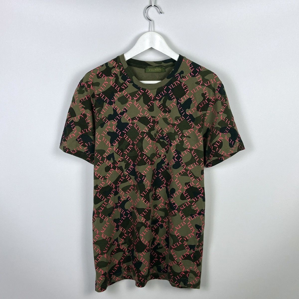 Valentino Vintage Valentino Monogram Camo Woman XL size tee Size US M / EU 48-50 / 2 - 1 Thumbnail