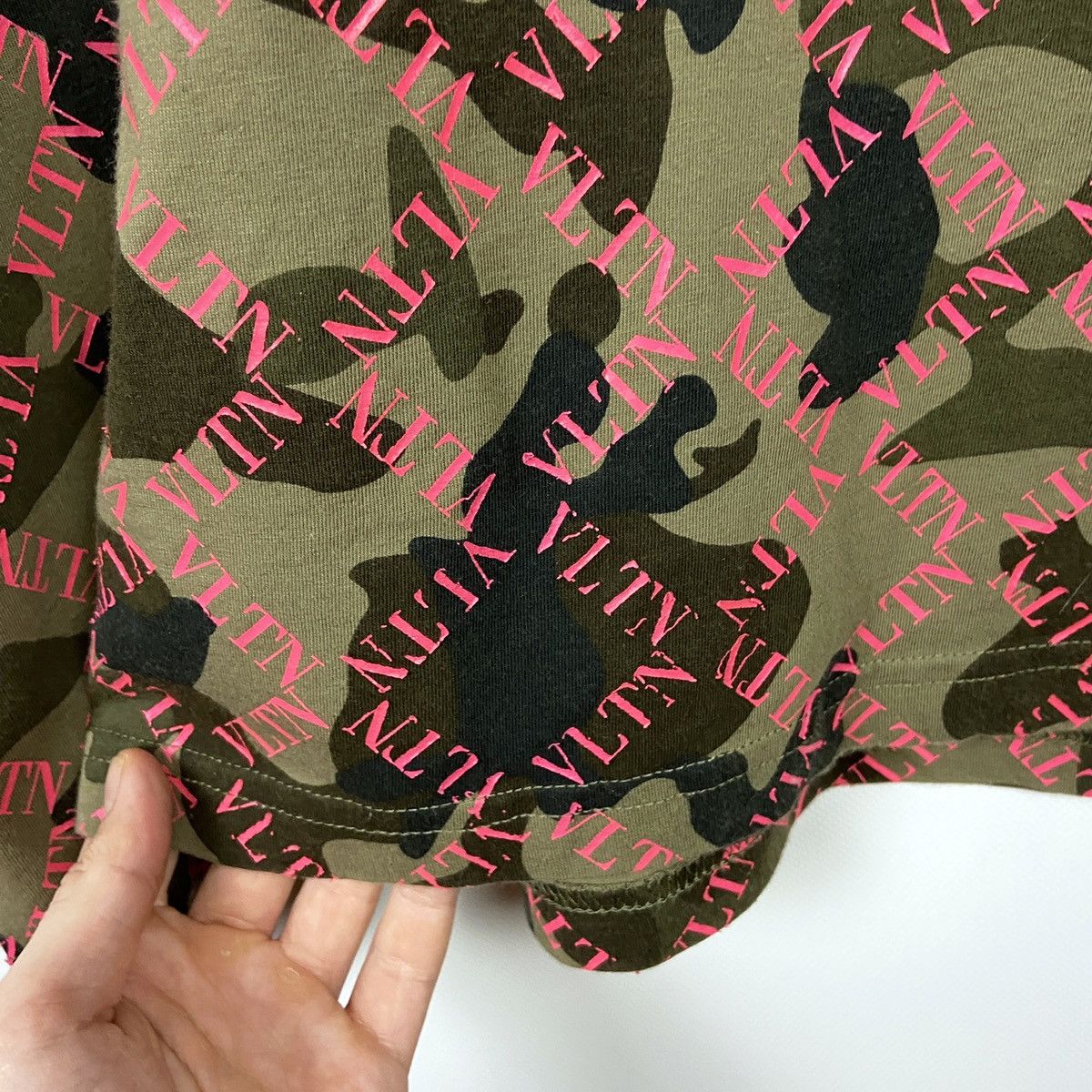 Valentino Vintage Valentino Monogram Camo Woman XL size tee Size US M / EU 48-50 / 2 - 9 Thumbnail