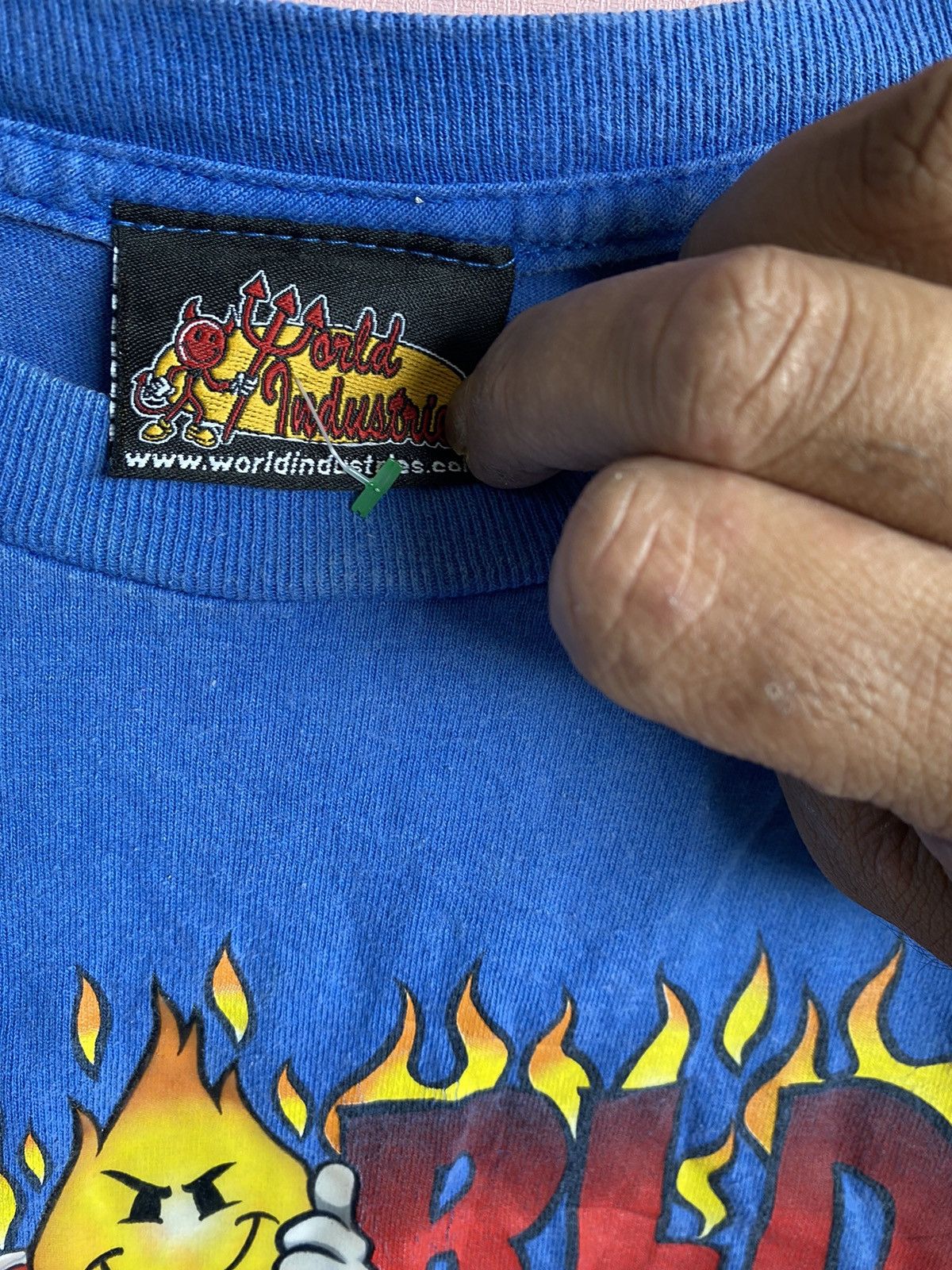 Vintage VINTAGE WORLD INDUSTRIES FLAME SHIRT Size US S / EU 44-46 / 1 - 4 Thumbnail