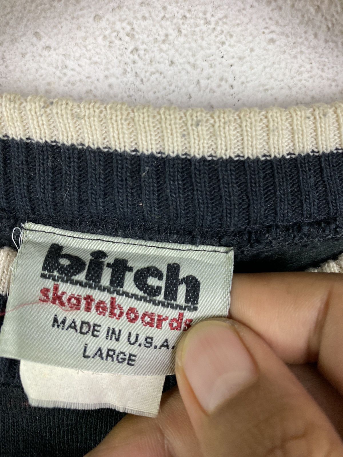 Vintage 🔥SALE🔥VINTAGE BITCH SKATEBOARD MADE IN USA SWEATSHIRT Size US L / EU 52-54 / 3 - 5 Thumbnail