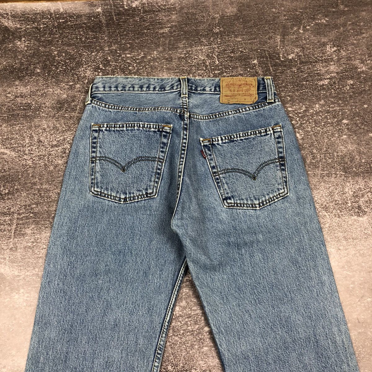 Levi's Vintage 90s Levi’s 501 Denim Jeans 32x32 Made in U.K. Size US 32 / EU 48 - 2 Thumbnail