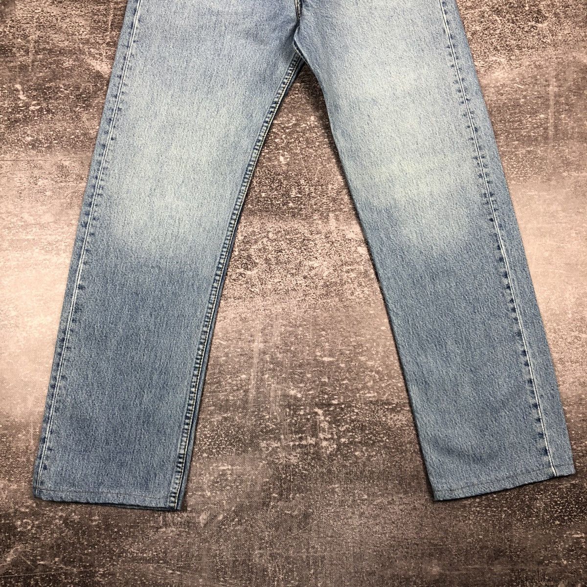 Levi's Vintage 90s Levi’s 501 Denim Jeans 32x32 Made in U.K. Size US 32 / EU 48 - 6 Thumbnail