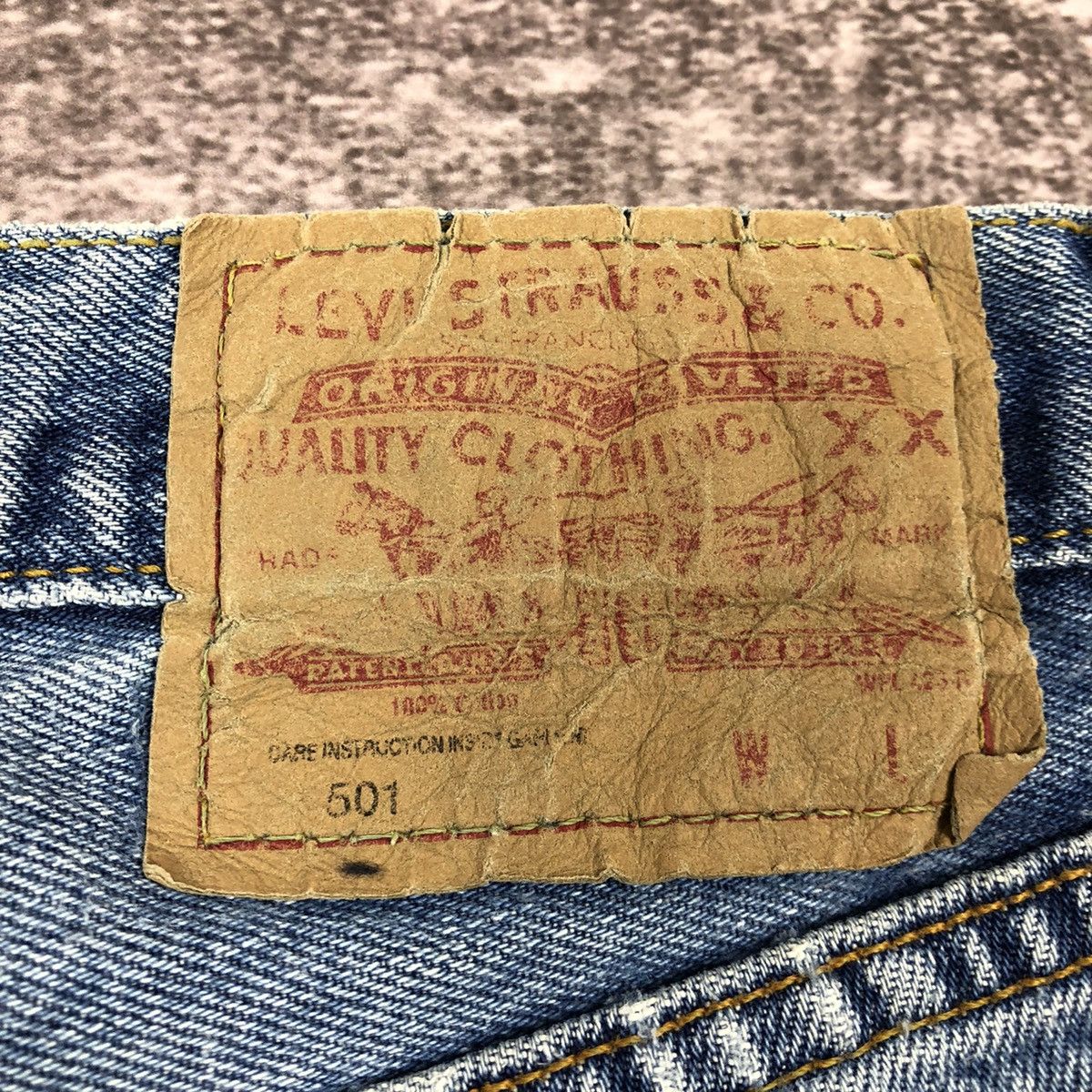 Levi's Vintage 90s Levi’s 501 Denim Jeans 32x32 Made in U.K. Size US 32 / EU 48 - 12 Thumbnail