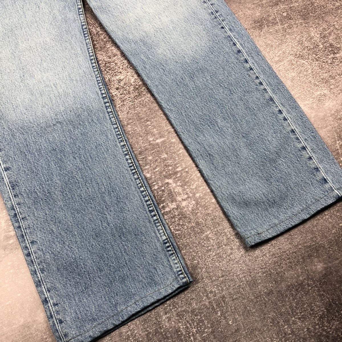 Levi's Vintage 90s Levi’s 501 Denim Jeans 32x32 Made in U.K. Size US 32 / EU 48 - 9 Thumbnail