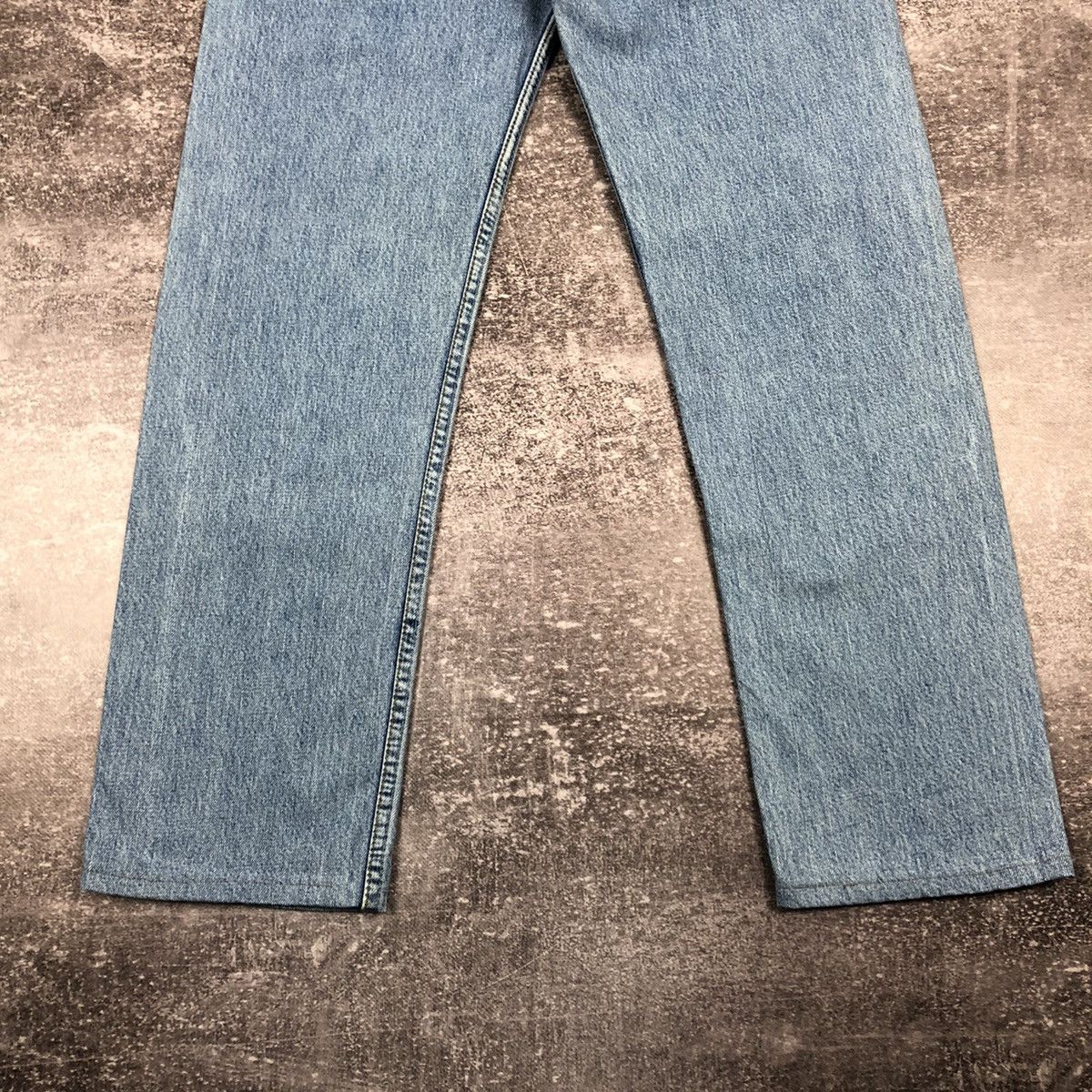 Levi's Vintage 90s Levi’s 501 Denim Jeans 32x32 Made in U.K. Size US 32 / EU 48 - 3 Thumbnail