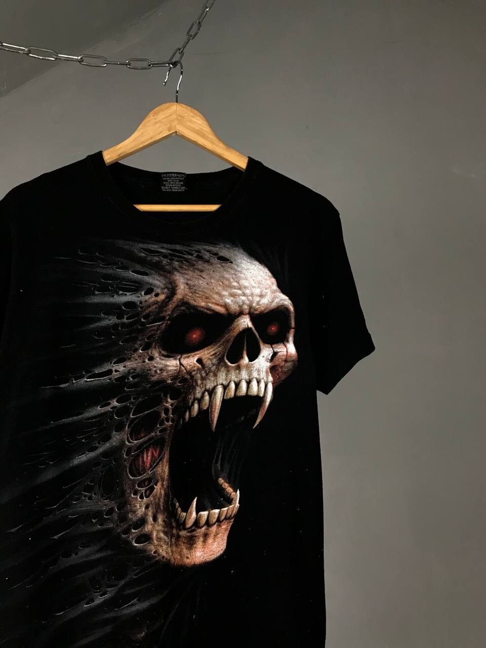 Band Tees Skulls vintage rock overprinted tee Size US S / EU 44-46 / 1 - 2 Thumbnail