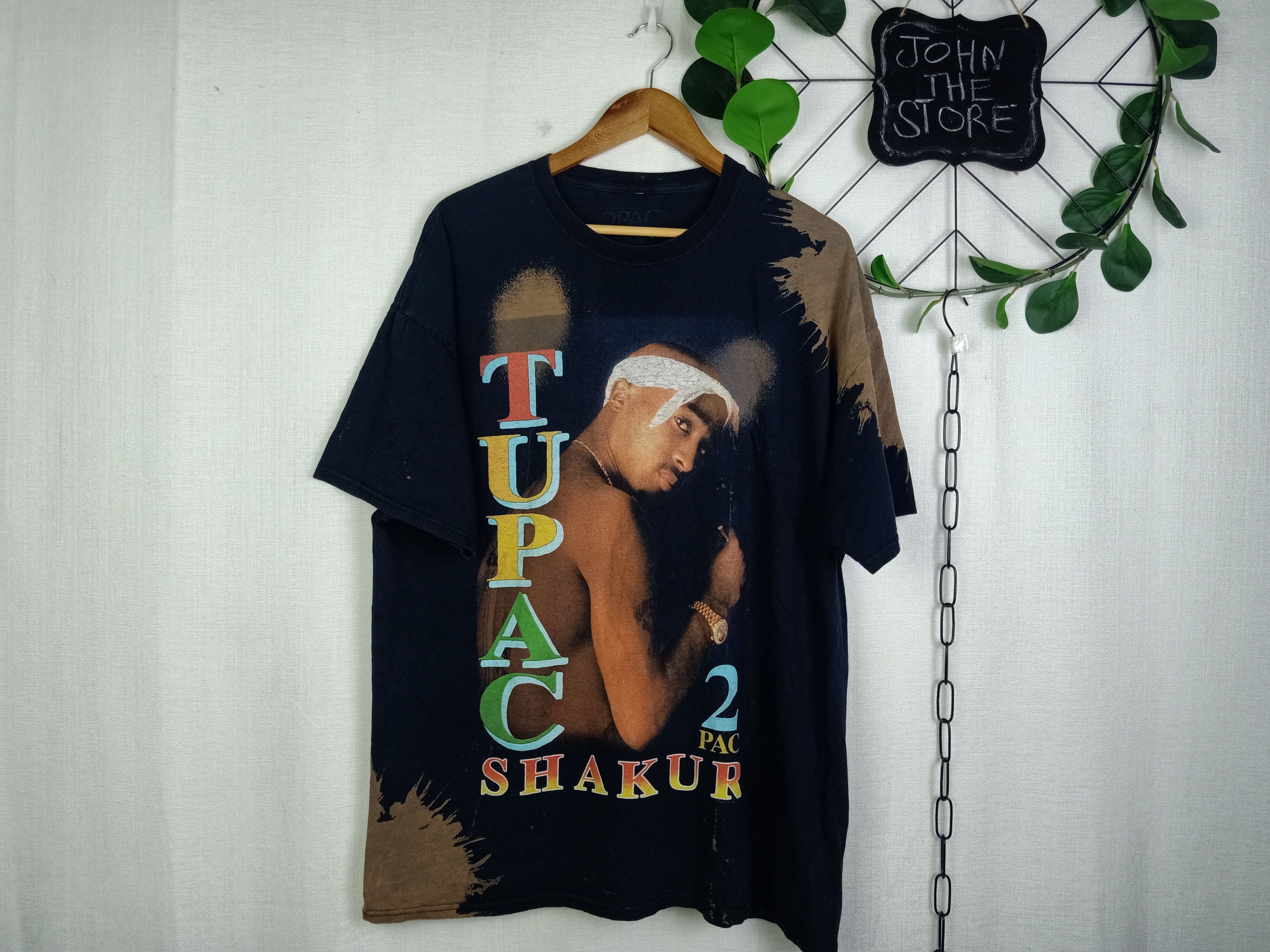 2PAC TUPAC バンドTシャツ オフィシャルライセンス RAP TEES★ 楽天市場】【2PAC（ツーパック）】BANDANA PHOTO TEETUPAC