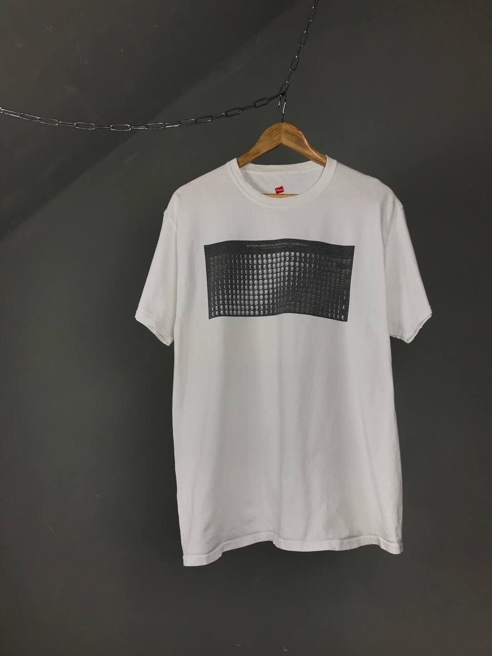 Hanes Moon Calendar 2014 vintage art Hanes tee Size US L / EU 52-54 / 3 - 1 Thumbnail