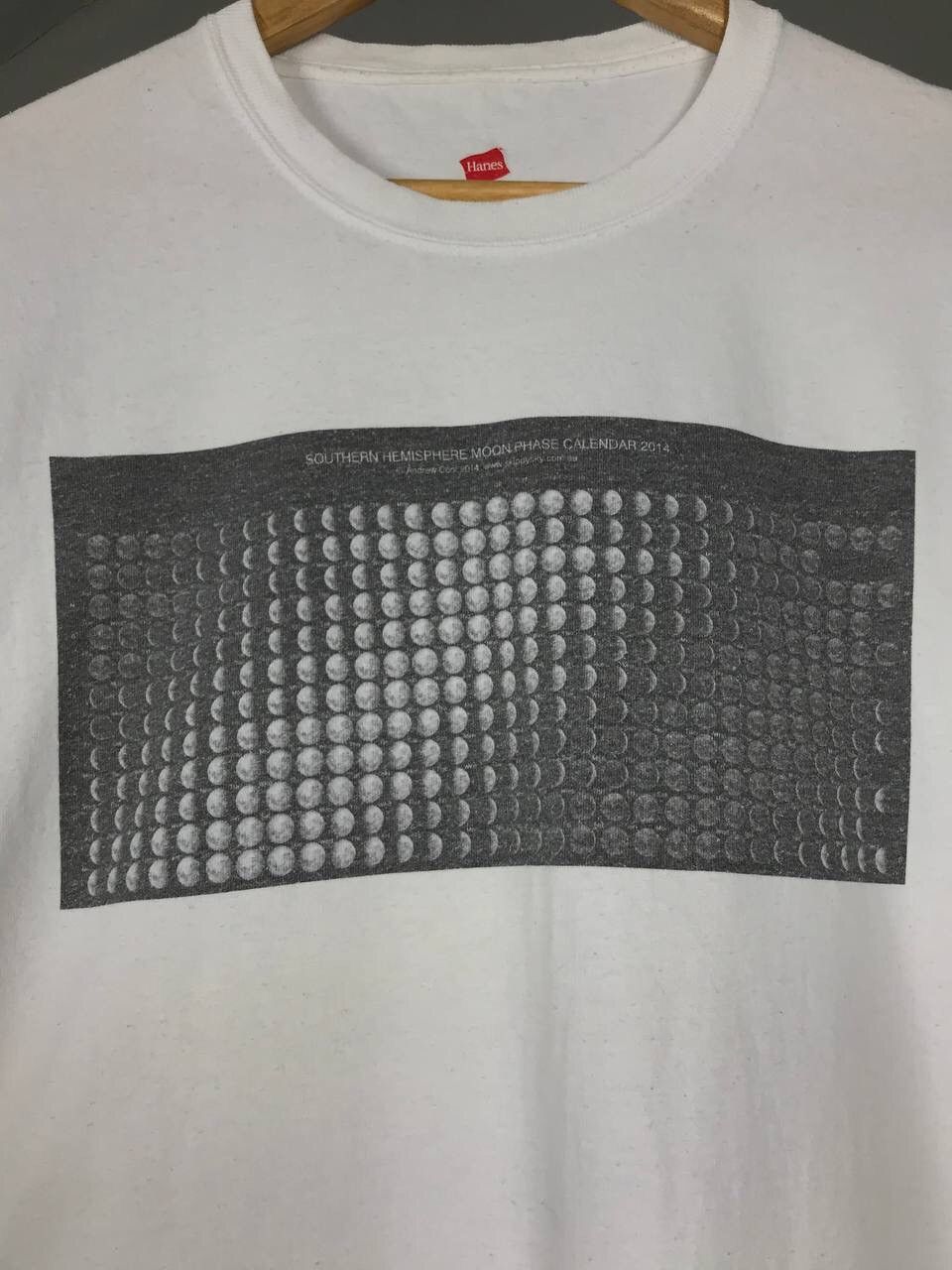 Hanes Moon Calendar 2014 vintage art Hanes tee Size US L / EU 52-54 / 3 - 3 Thumbnail