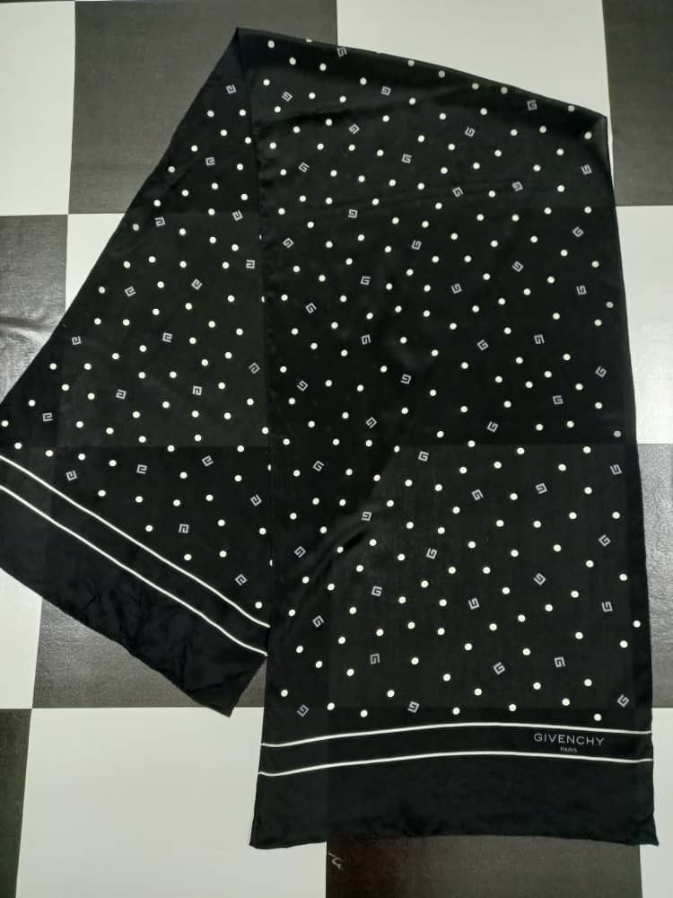 Givenchy Givenchy Paris Scarf Size ONE SIZE - 2 Thumbnail