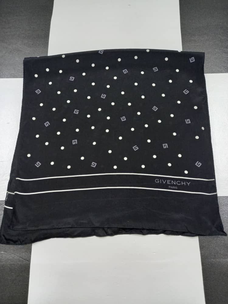 Givenchy Givenchy Paris Scarf Size ONE SIZE - 4 Thumbnail