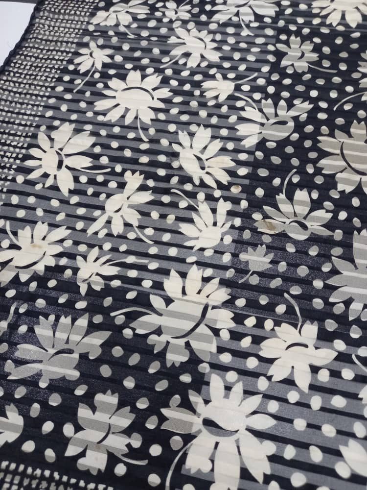 Givenchy Givenchy Paris Scarf Size ONE SIZE - 7 Thumbnail