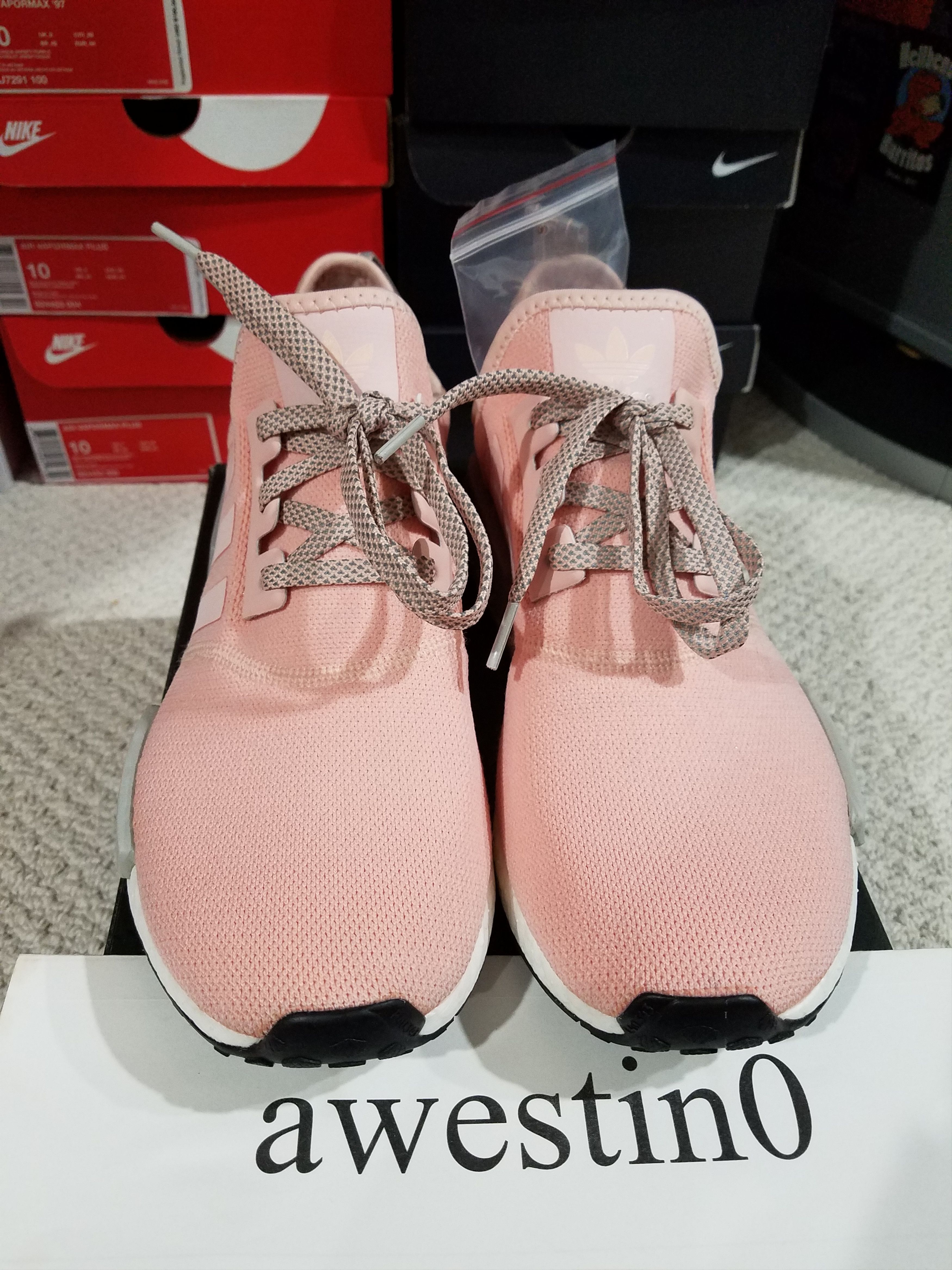 Women's adidas NMD R1 Vapour Pink/Light Onix BY3059