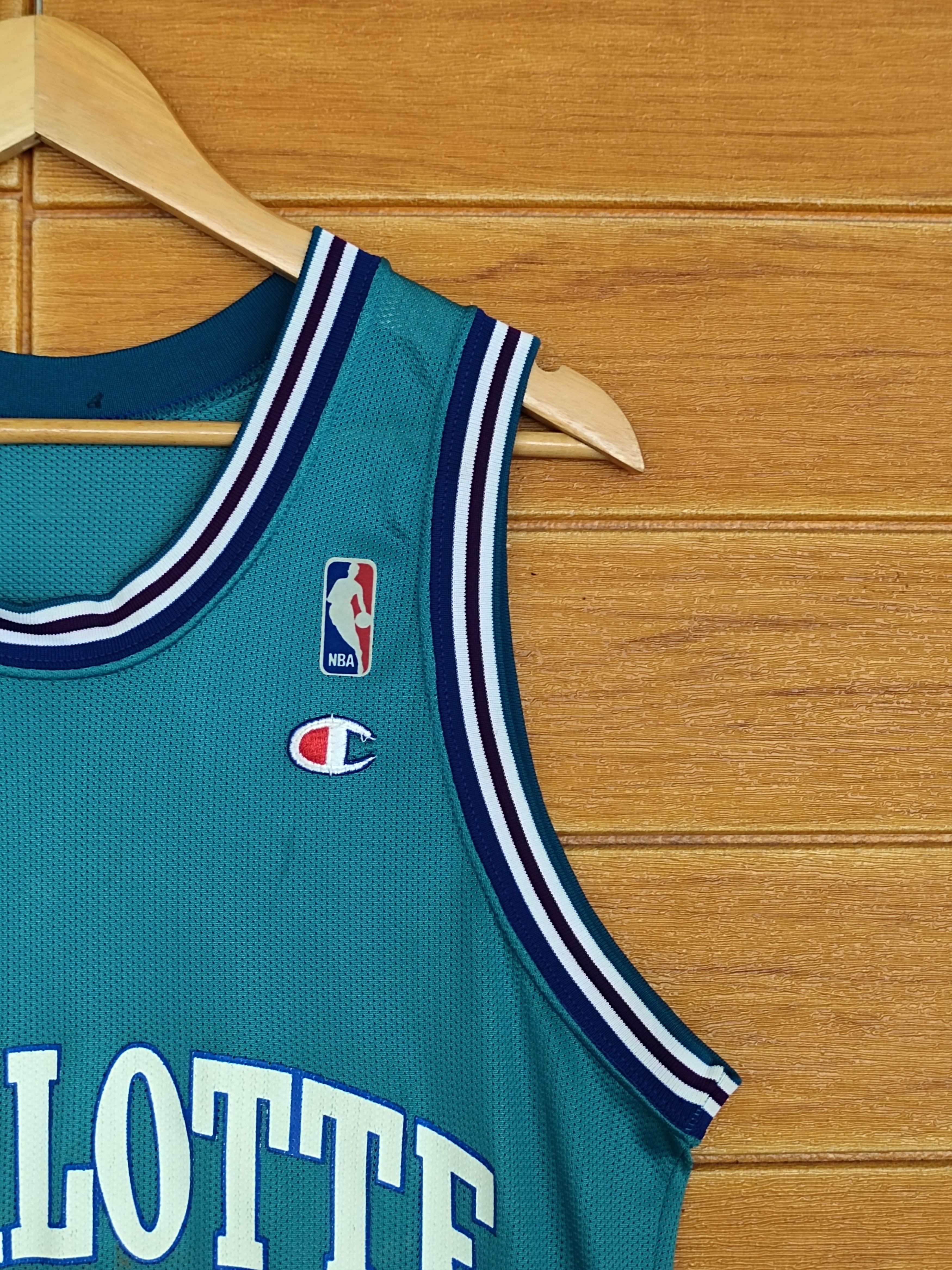 Champion Vintage 90s Champion Larry Johnson #2 NBA Charlotte Hornets Size US M / EU 48-50 / 2 - 8 Thumbnail