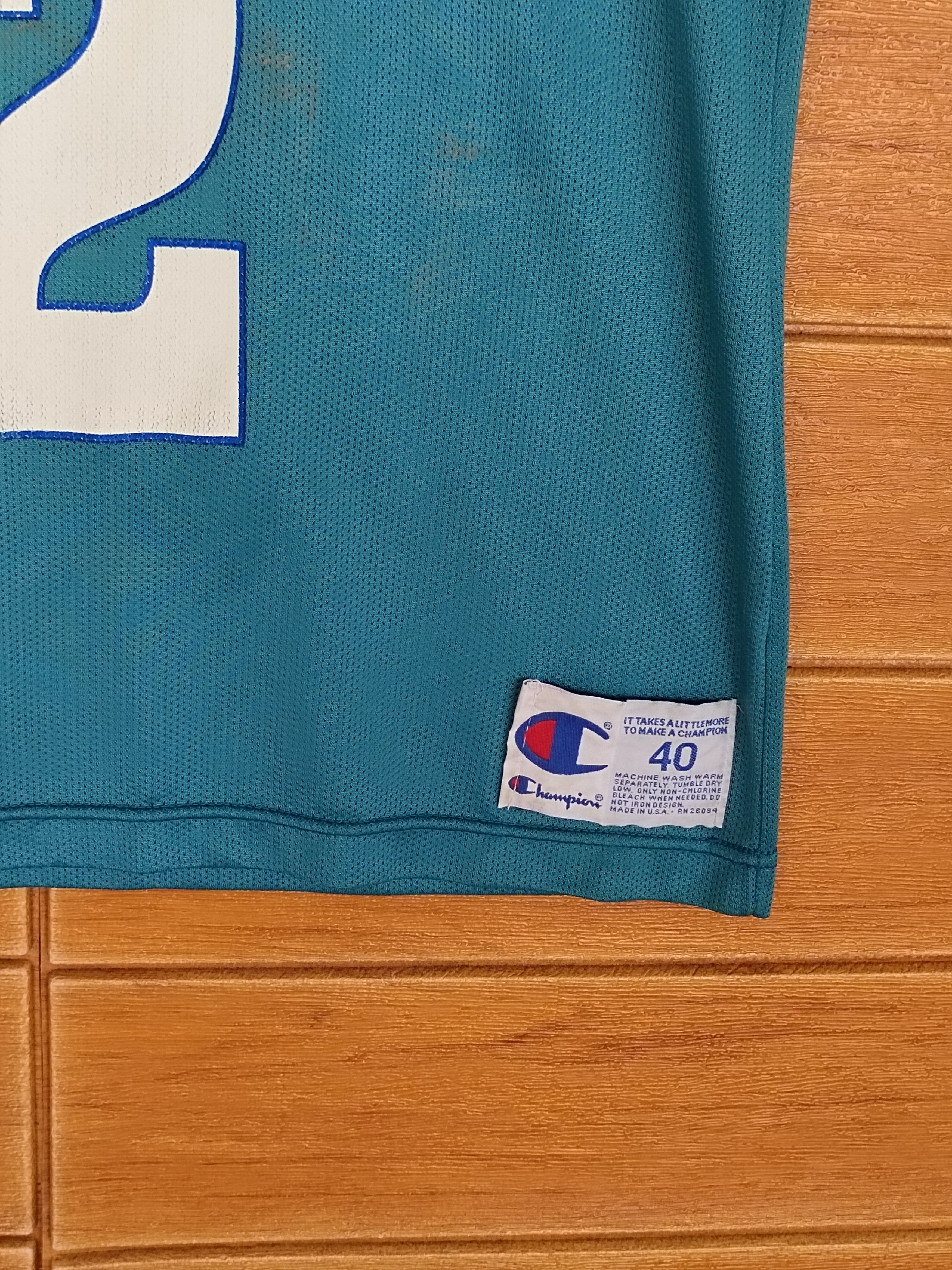 Champion Vintage 90s Champion Larry Johnson #2 NBA Charlotte Hornets Size US M / EU 48-50 / 2 - 11 Thumbnail