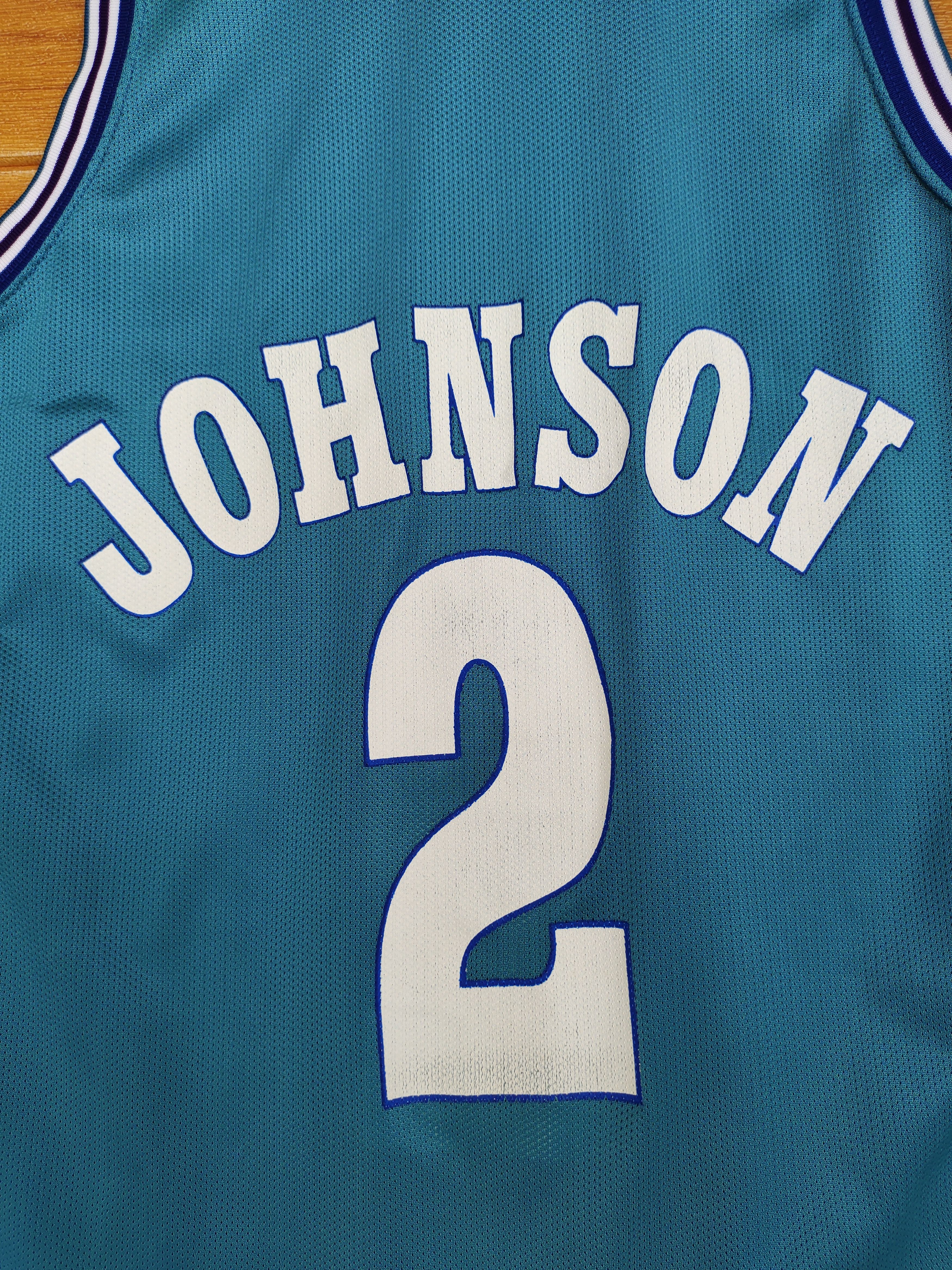Champion Vintage 90s Champion Larry Johnson #2 NBA Charlotte Hornets Size US M / EU 48-50 / 2 - 14 Thumbnail