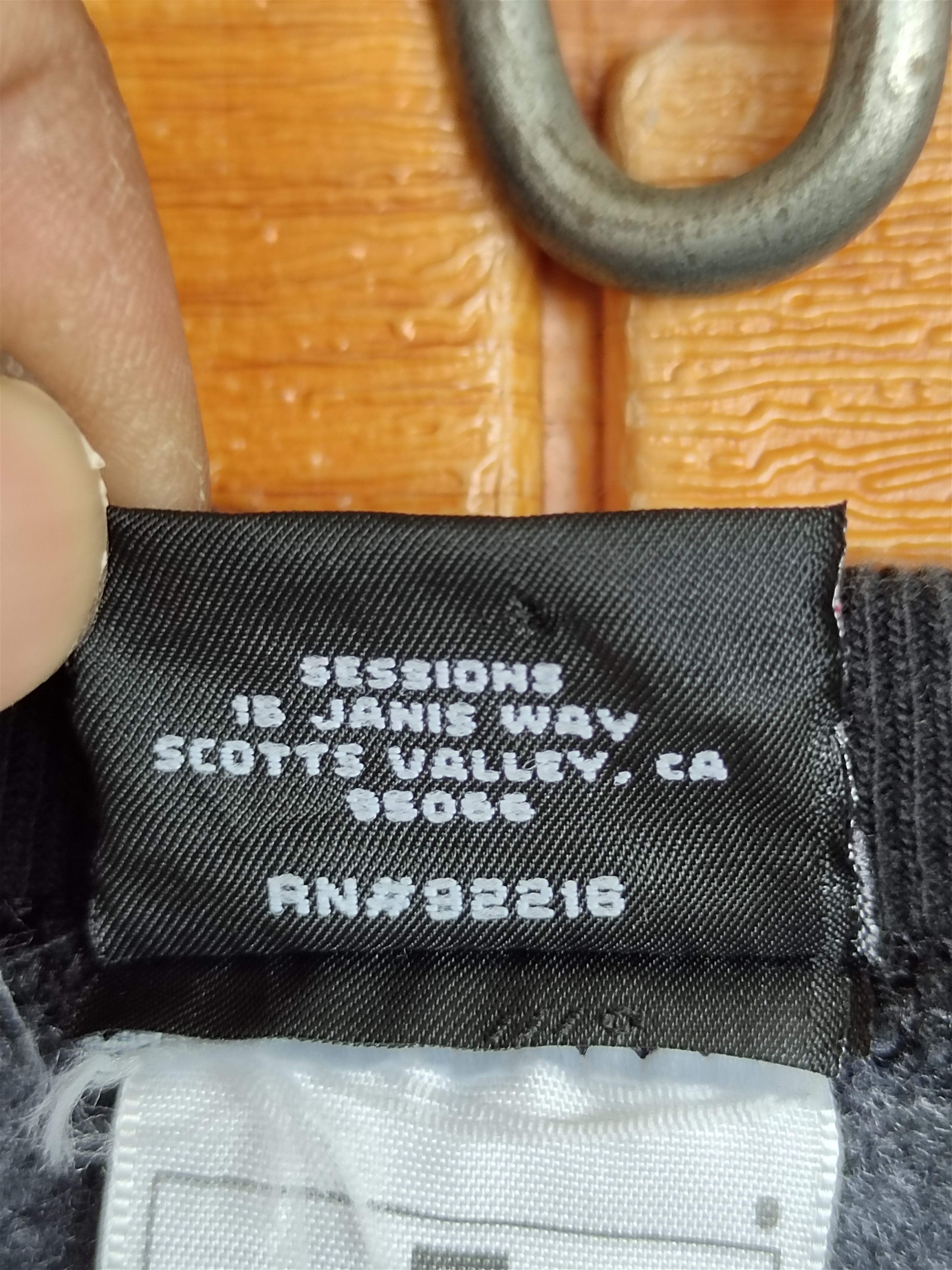 Sessions Vintage 90s SESSIONS Skateboard Spell Out Logo Sweatshirt Size US M / EU 48-50 / 2 - 11 Thumbnail