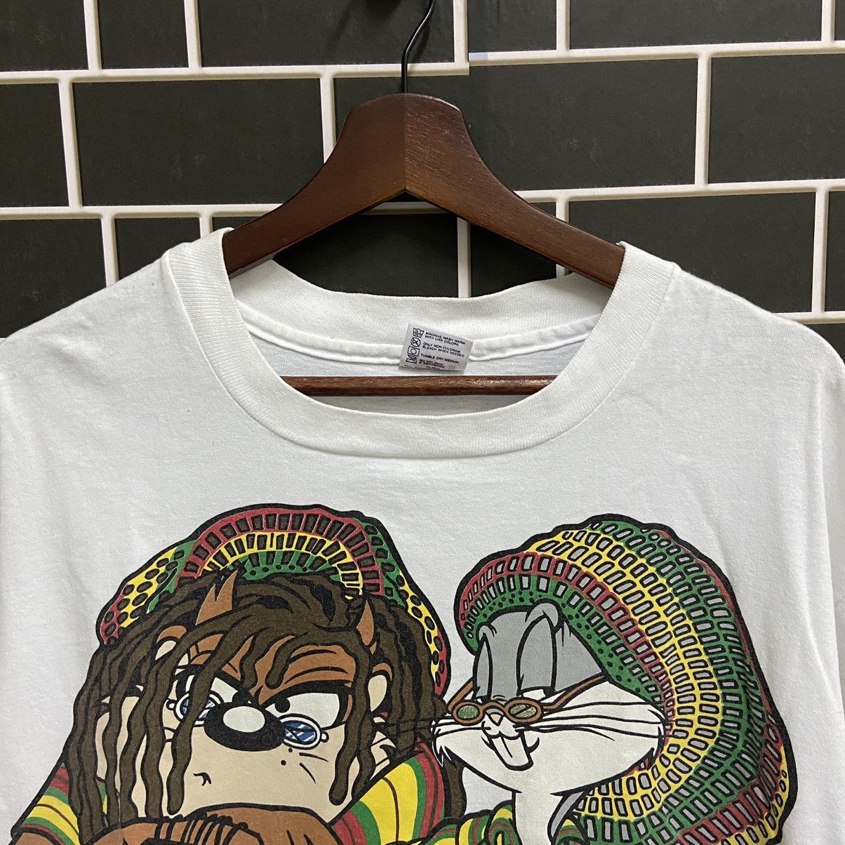 Vintage Bugs Bunny VS Tazmania outlet T-shirt