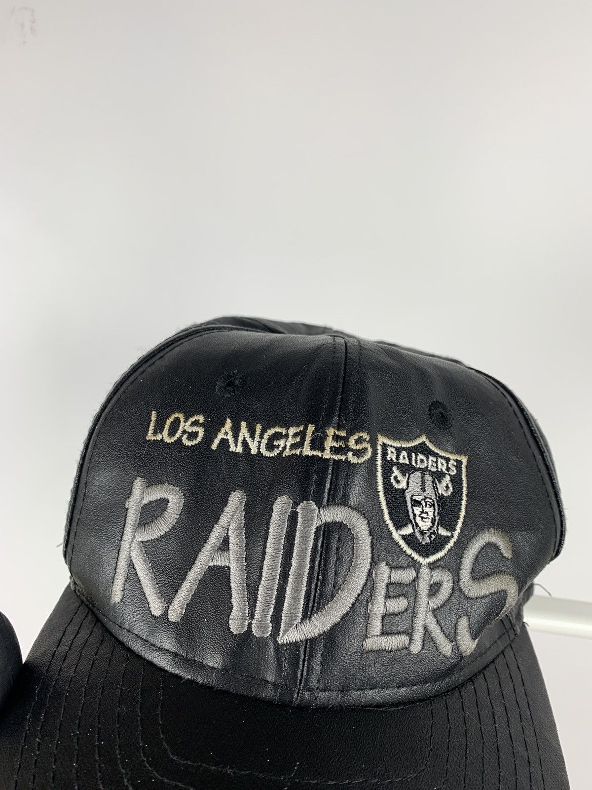 NFL 1996 Los Angeles Raiders NFL 4Real PU Leather Cap Size ONE SIZE - 13 Thumbnail