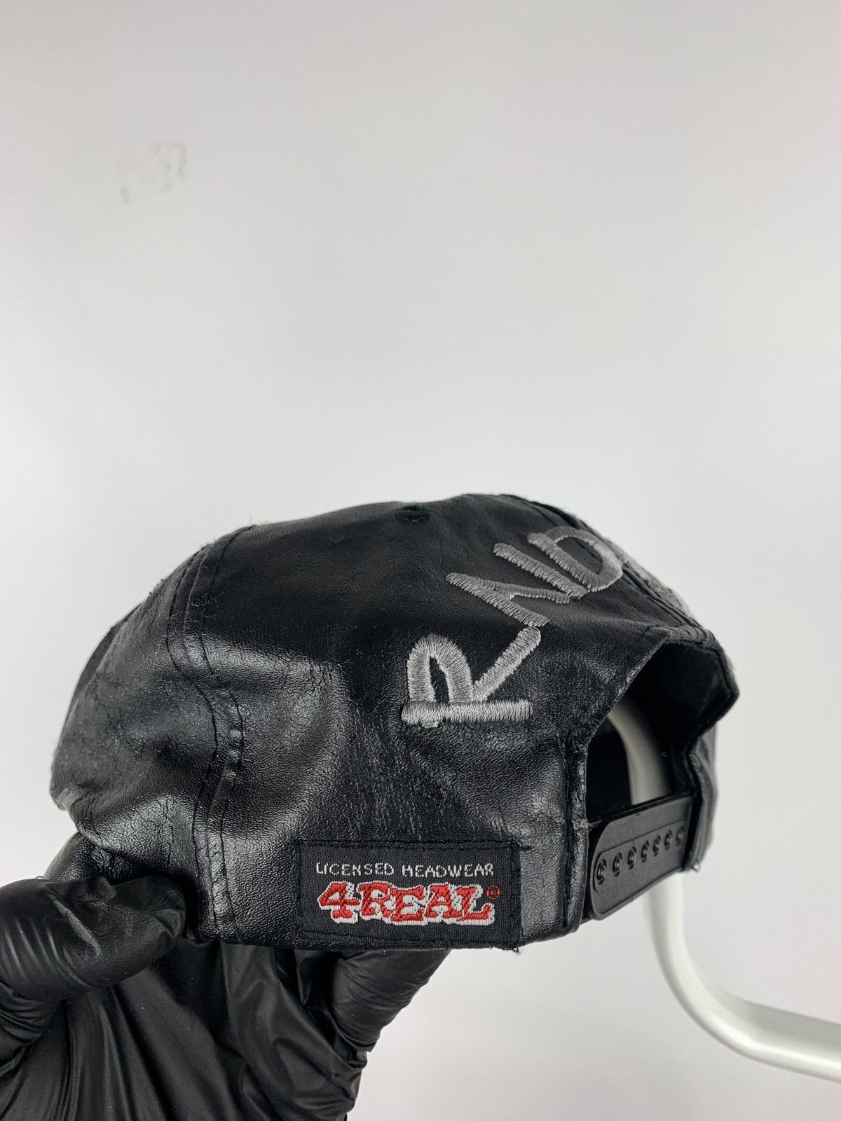 NFL 1996 Los Angeles Raiders NFL 4Real PU Leather Cap Size ONE SIZE - 11 Thumbnail