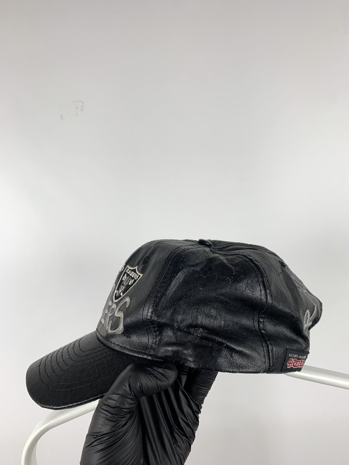 NFL 1996 Los Angeles Raiders NFL 4Real PU Leather Cap Size ONE SIZE - 16 Thumbnail