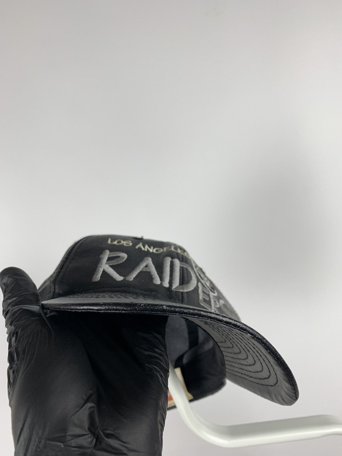 NFL 1996 Los Angeles Raiders NFL 4Real PU Leather Cap Size ONE SIZE - 14 Thumbnail