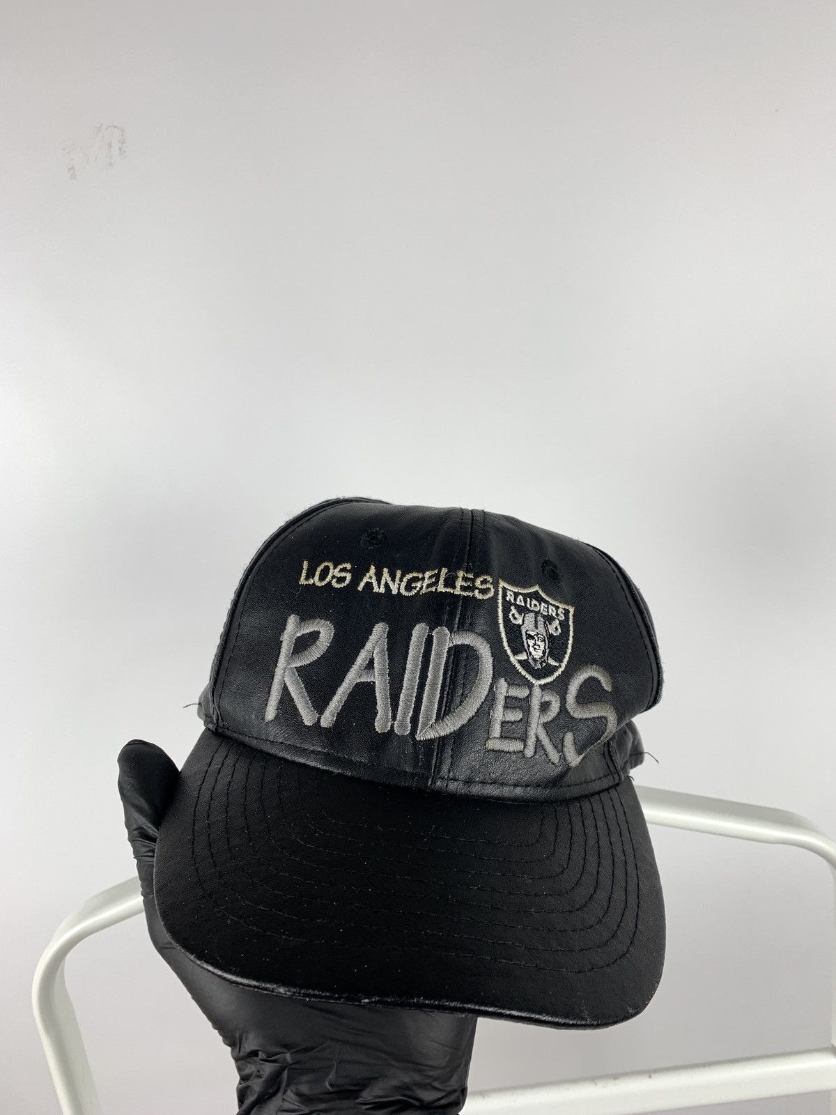 NFL 1996 Los Angeles Raiders NFL 4Real PU Leather Cap Size ONE SIZE - 9 Thumbnail