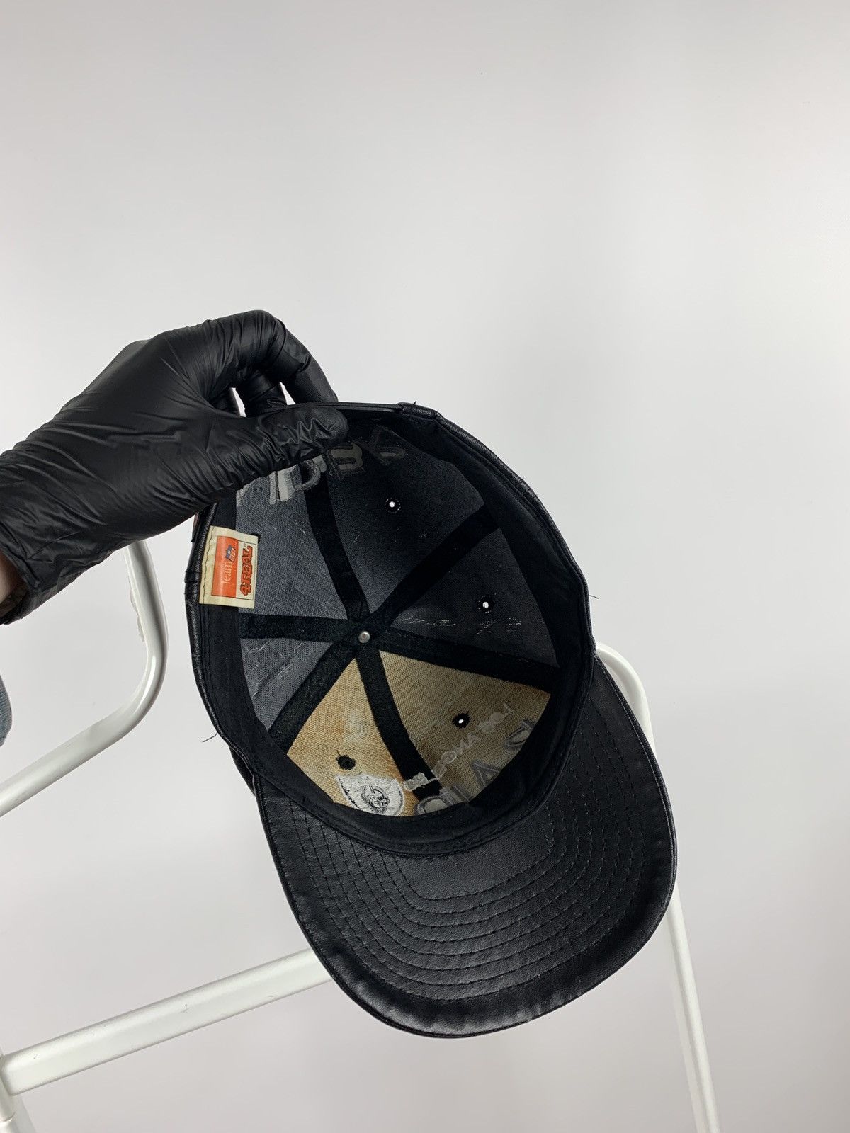 NFL 1996 Los Angeles Raiders NFL 4Real PU Leather Cap Size ONE SIZE - 18 Thumbnail