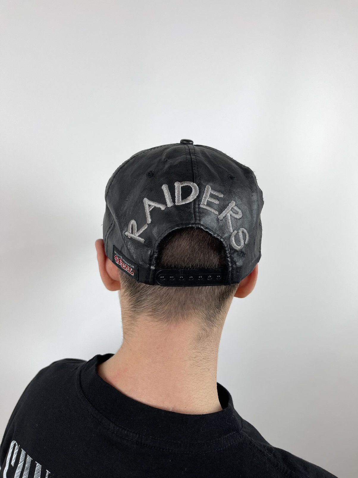 NFL 1996 Los Angeles Raiders NFL 4Real PU Leather Cap Size ONE SIZE - 6 Thumbnail
