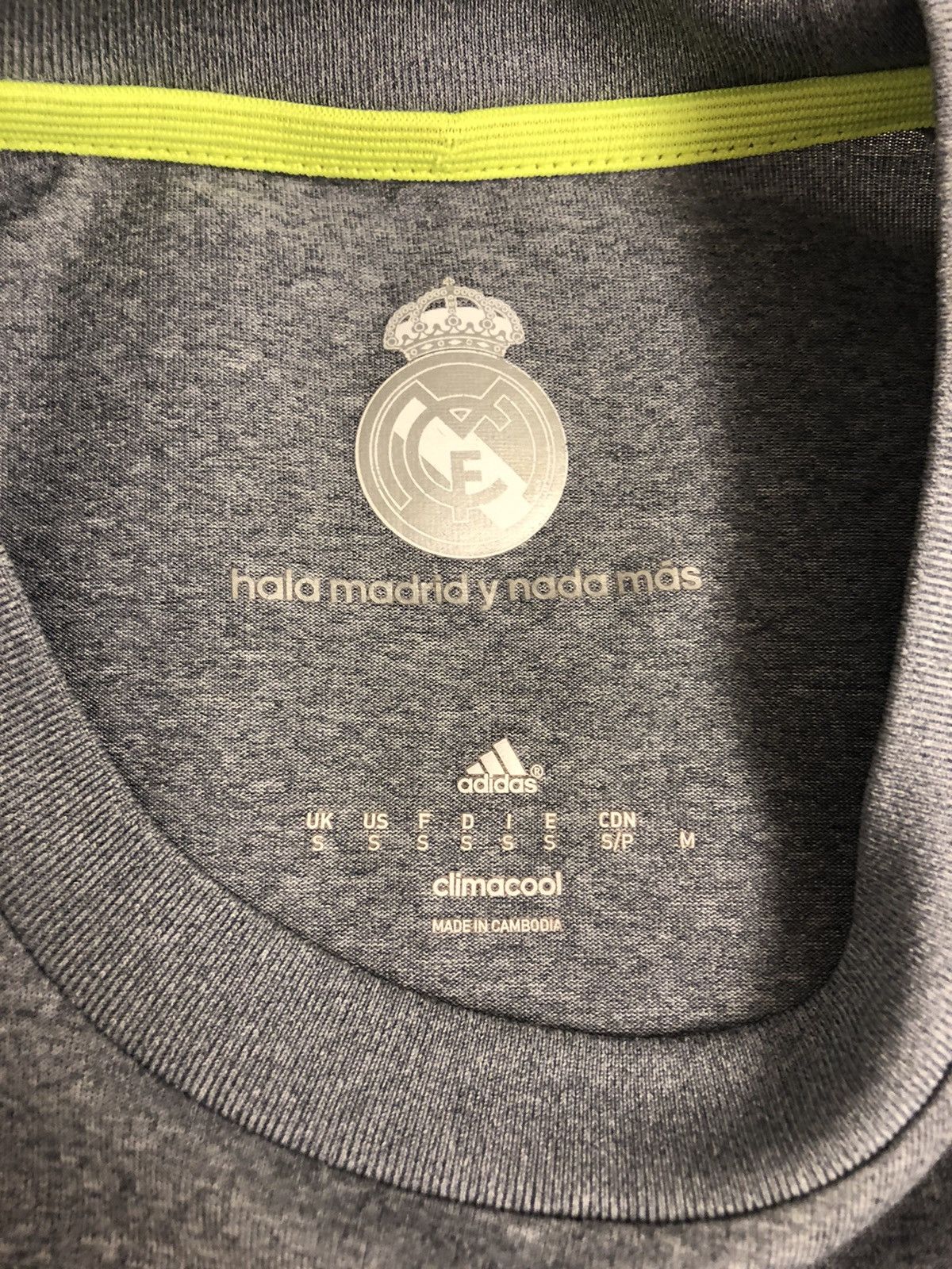 Adidas REAL MADRID ADIDAS RARE AWAY SOCCER FOOTBALL JERSEY Size US S / EU 44-46 / 1 - 4 Thumbnail