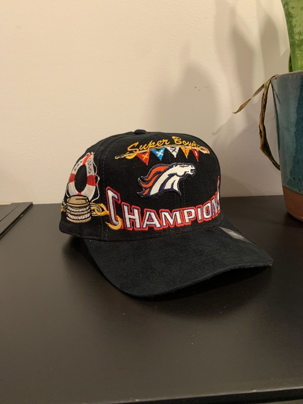 Vintage Denver Broncos Strapback Hat Super Bowl XXXII Champions – Laundry