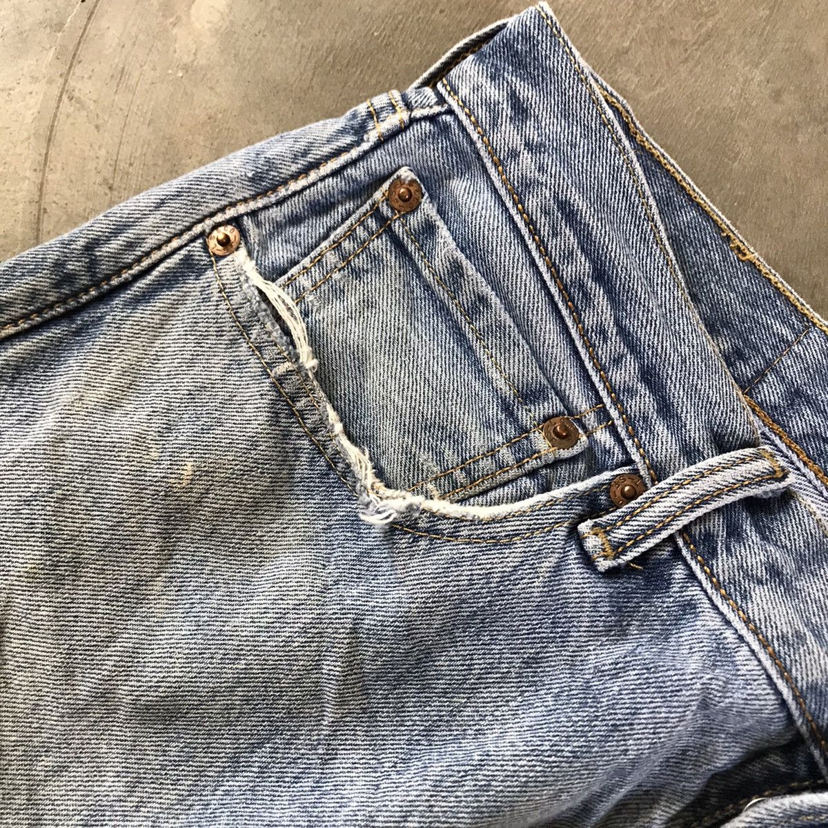 Levi's 🔥Vintage🔥 90s Levis Jeans Size US 33 - 12 Thumbnail
