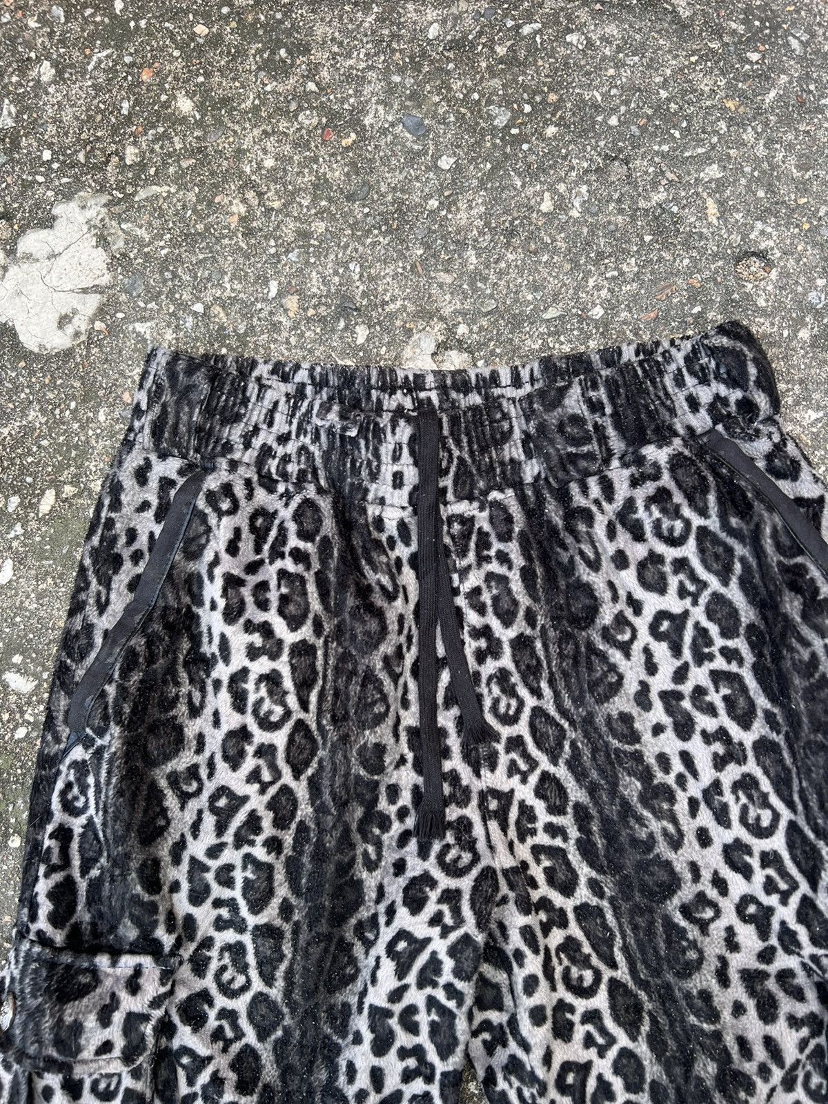 Vintage Vintage Leopard Short Sweatpants Size US 32 / EU 48 - 3 Thumbnail