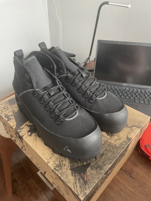 roa boots black