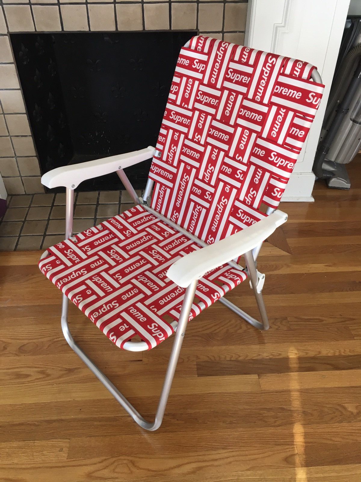 Supreme lawn best sale chair ss20