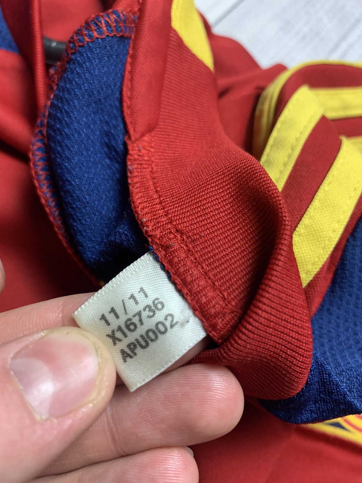 Adidas Vintage adidas soccer jersey Spain size S Size US S / EU 44-46 / 1 - 8 Thumbnail