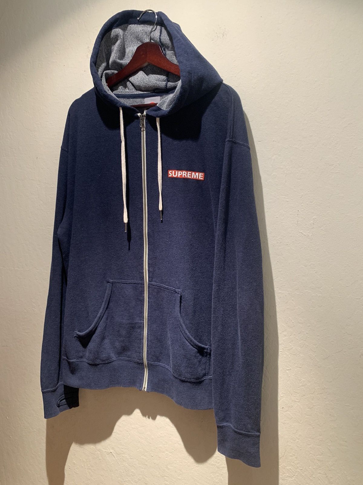 Supreme powell peralta hoodie deals