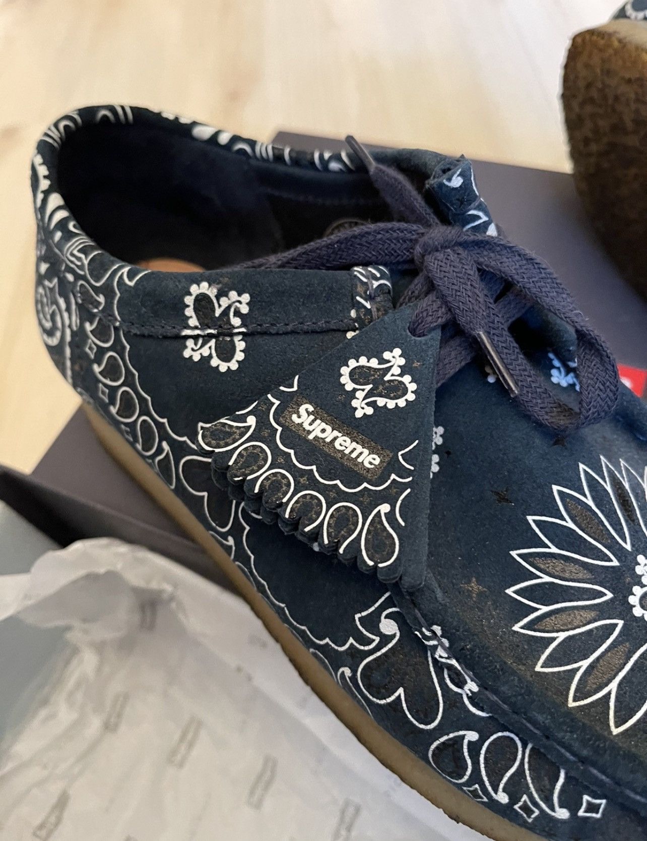 Clarks × Supreme Supreme Bandana Clark’s Size US 10.5 / EU 43-44 - 2 Thumbnail