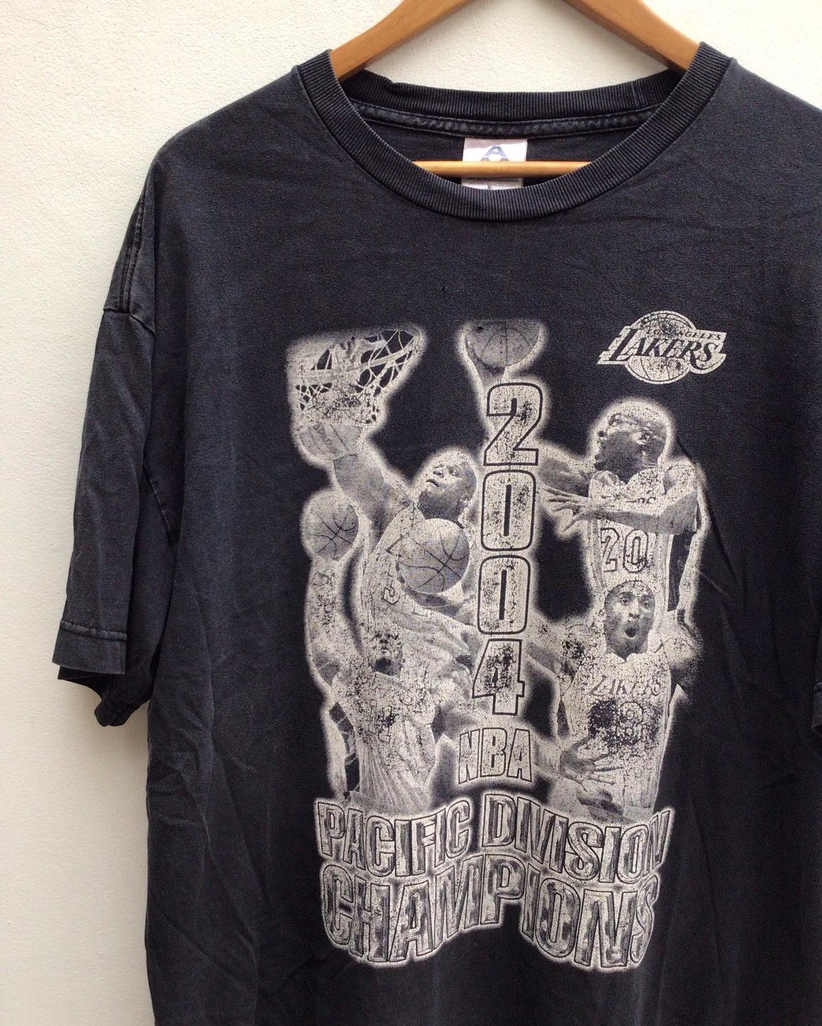 Lakers Champions Rap Tee 2004