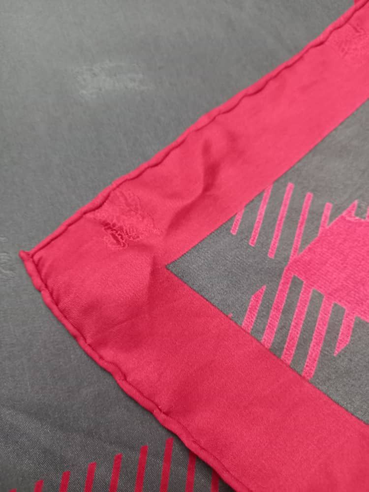 Burberry Burberry Scarf Size ONE SIZE - 2 Thumbnail