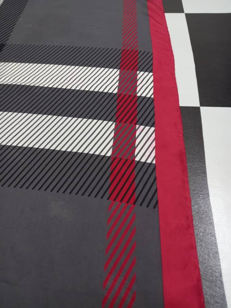 Burberry Burberry Scarf Size ONE SIZE - 7 Thumbnail