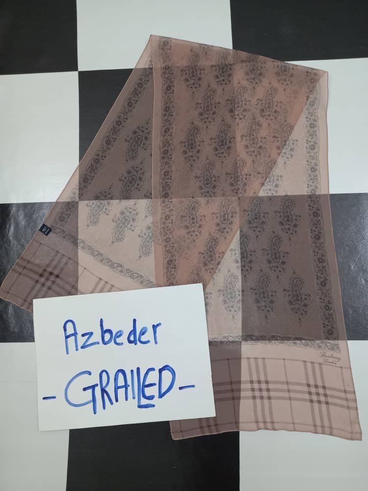 Burberry Burberry London Scarf Size ONE SIZE - 1 Thumbnail