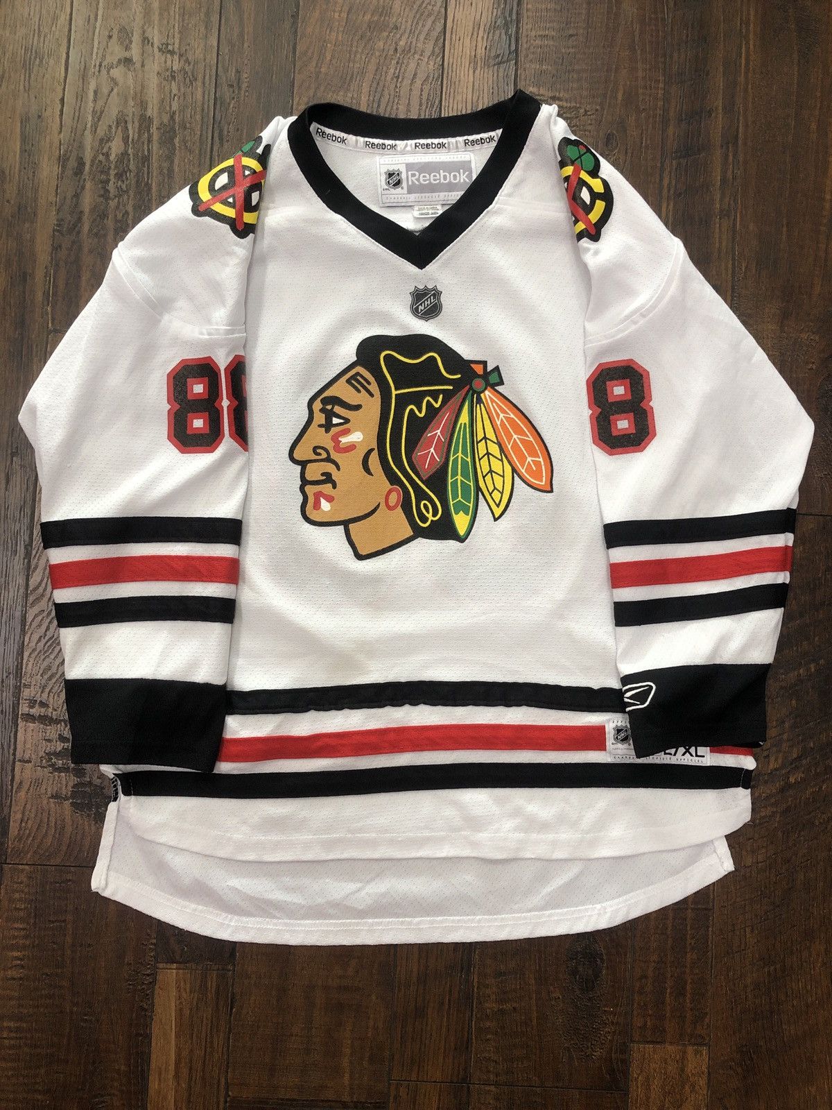 Reebok NHL Boys sold Chicago Blackhawks Patrick Kane Jersey SZ 54