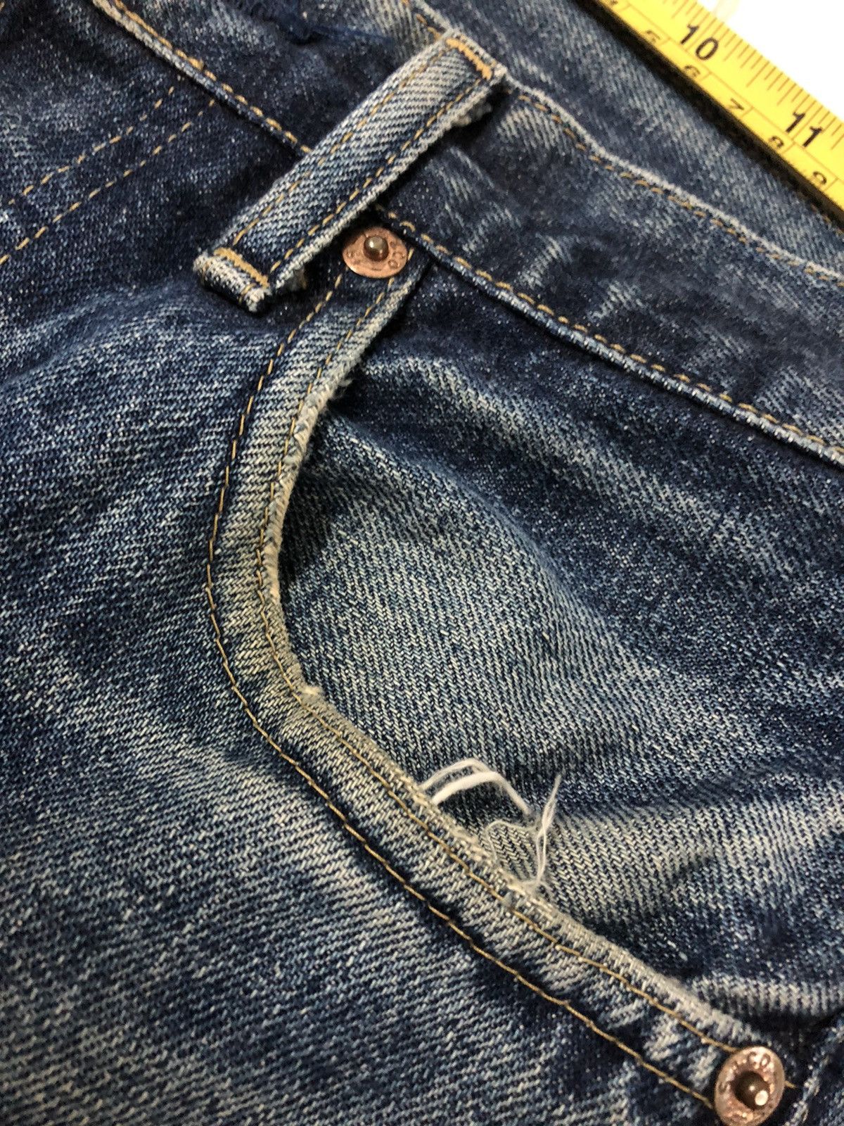 Levi's Vintage 702 Capital E LEVIS Back Buckle Distressed Denim Size US 28 / EU 44 - 17 Thumbnail