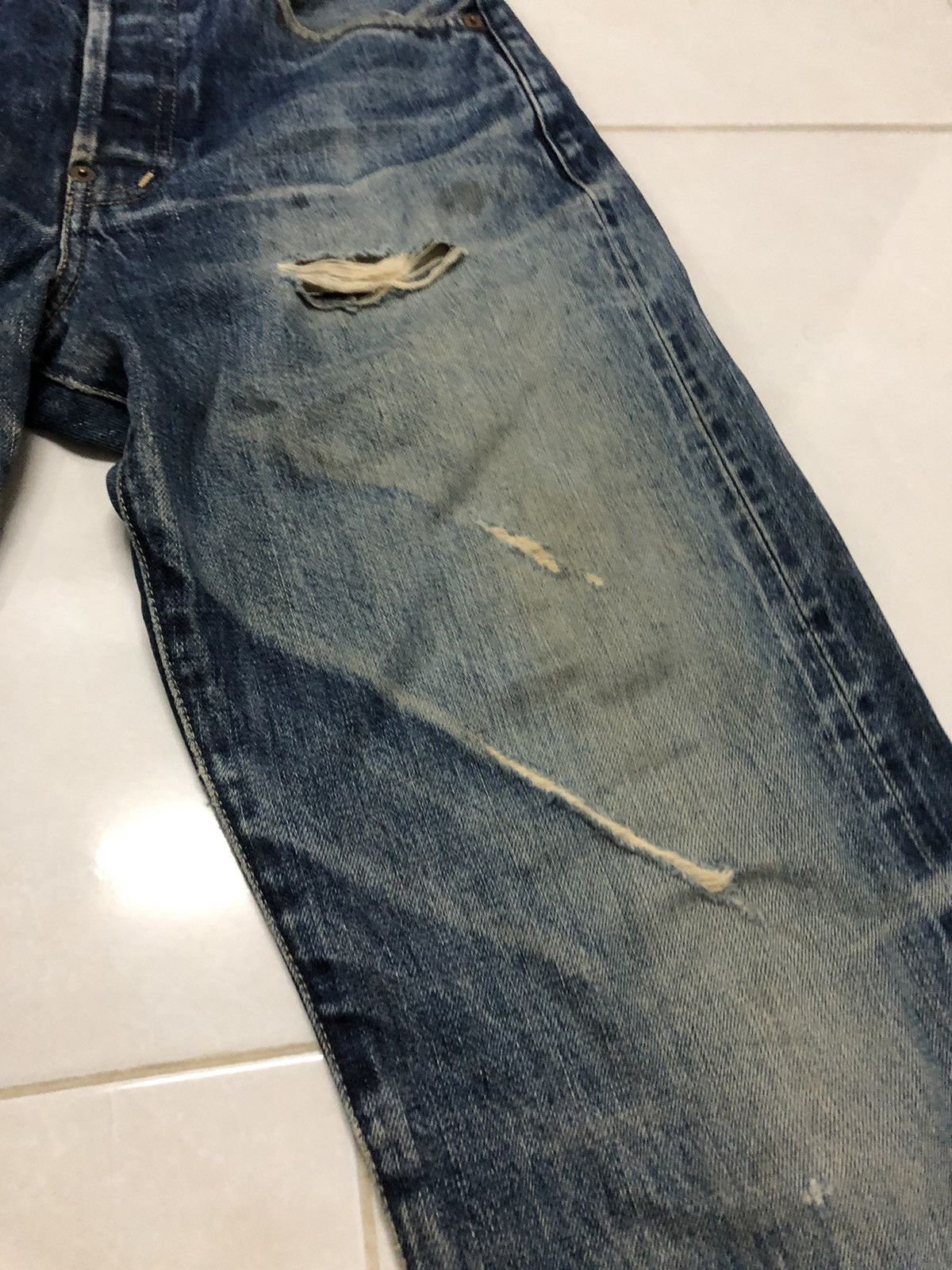 Levi's Vintage 702 Capital E LEVIS Back Buckle Distressed Denim Size US 28 / EU 44 - 6 Thumbnail