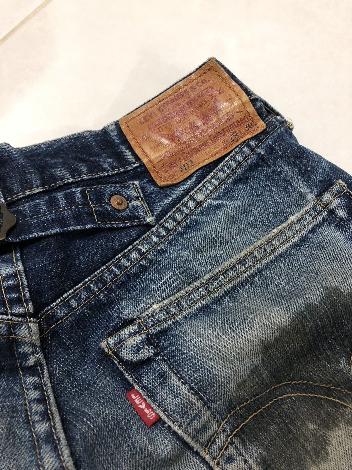 Levi's Vintage 702 Capital E LEVIS Back Buckle Distressed Denim Size US 28 / EU 44 - 22 Thumbnail