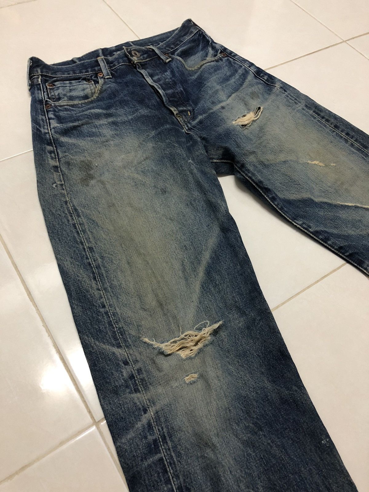 Levi's Vintage 702 Capital E LEVIS Back Buckle Distressed Denim Size US 28 / EU 44 - 4 Thumbnail