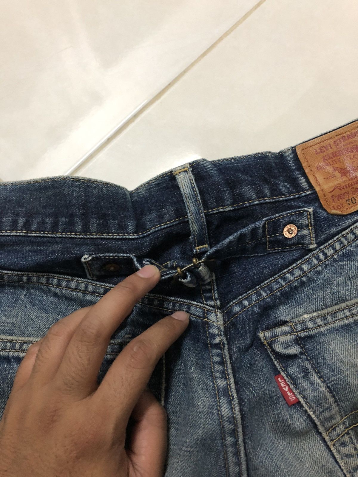 Levi's Vintage 702 Capital E LEVIS Back Buckle Distressed Denim Size US 28 / EU 44 - 23 Thumbnail