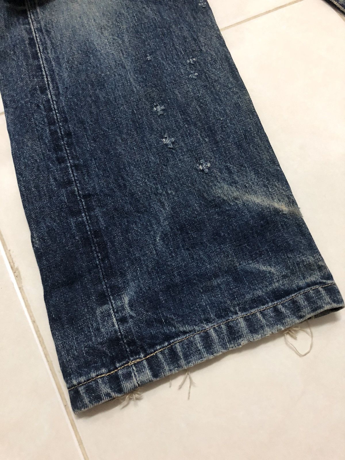 Levi's Vintage 702 Capital E LEVIS Back Buckle Distressed Denim Size US 28 / EU 44 - 7 Thumbnail